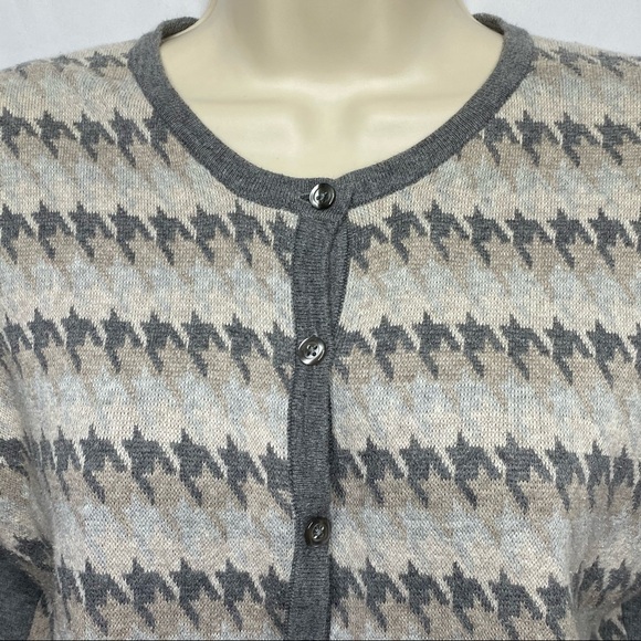 Croft & Barrow Geometric Print Sweater PS Light Gray Tan Button Down Casual - Picture 6 of 12